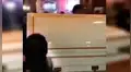 Novia llega a su boda dentro de un ataúd y causa furor en sus invitados [VIDEO]