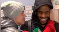 YouTube: Farfán y el inesperado beso de un compañero en plena entrevista [VIDEO]
