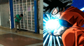 Facebook viral: chico ebrio intenta abrir puerta de tienda con un ‘Kamehameha’ y genera risas de fans [VIDEO] 