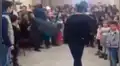 Facebook viral: joven termina noqueado al intentar superar a imitador de Michael Jackson [VIDEO]
