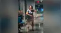 Facebook viral: mujer recibe terrible karma al llegar tarde a su trabajo [VIDEO]