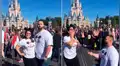 Facebook: fanático de Mickey Mouse le pide matrimonio a su novia frente al castillo de Disney [VIDEO]