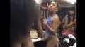 En video YouTube, dos strippers furiosas pelean en camerino y nadie hace nada para detenerlas