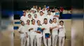 Trabajó como albañil para graduarse de enfermero y festeja su logro con sus excompañeros [FOTOS]