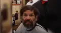 Barbero somete a radical cambio de 'look’ a indigente y resultado sorprende [VIDEO]