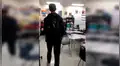 Sorprende con flores a profesora que lo ayudó a entrar a la universidad y ella tiene efusiva reacción [VIDEO]