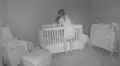 YouTube viral: madre primeriza hace reír a miles por blooper que hizo cuando colocaba a su bebé en cuna [VIDEO]