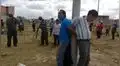 Puno: Azotan cruelmente a dos presuntos ladrones por robar a un niño | VIDEO 