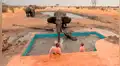 Enorme elefante desata toda su furia contra turistas que quisieron rescatar a su cría [VIDEO]