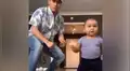 Bebé baila ‘Kulikitaka’ junto a su padre y deja a todos sorprendidos con su increíble talento [VIDEO]