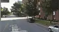 Google Maps: capta a hombre en curiosa escena con su perro cuando recorre calle de EE.UU [FOTOS]