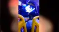 Facebook viral: Chico olvida bajar del bus por quedarse miran el sensual baile de Ricardo Milos [VIDEO]