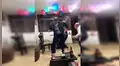 Cumpleañero sorprende con sus singulares pasos de baile, pero sufre espantoso accidente [VIDEO] 