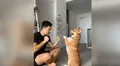 Pareja realiza su rutina de ejercicio junto a perro y este sorprende con su habilidad durante cuarentena [VIDEO]