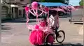 Vendedor de raspadillas adorna su triciclo para pasear a su hija por sus quinceaños [FOTOS]