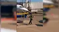 Facebook viral: captan a trabajador de aerolínea bailando y su peculiar actuación conmueve a todos [VIDEO] 