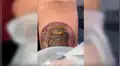 Joven se tatúa el rostro de su gato y el resultado sorprende a miles [VIDEO] 