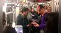 En Facebook, pasajeros simulación celebración a joven que perdió su graduación por haberse retrasado en un tren