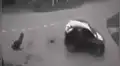 Vía Facebook: Hombre es atropellado, se levanta y ataca a chofer [VIDEO]