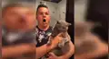 Joven sorprende con curioso truco para que su gato deje de molestarse [VIDEO]
