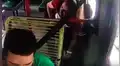 Mujer utiliza sus pies para robarle a un conductor de bus [VIDEO]