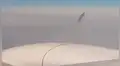 YouTube Viral: 'OVNI' aterra a pasajeros de avión aparecieron al lado de ellos [VIDEO]