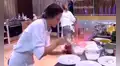 Joven pide ayuda a su padre en pleno concurso de cocina  