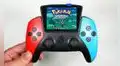 Crean consola con forma de mando de PS5 que corre juegos de GameBoy y Arcade