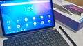 Lenovo Tab P11: lo bueno y lo malo de la tablet que puede convertirse en una ligera laptop