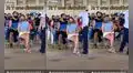 Mujer recibe dosis contra la COVID-19, pero no se percata cuando le aplican