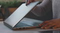 ¿Cómo evitar que tu laptop se apague o suspenda al cerrar la pantalla?