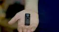 El celular más pequeño del mundo pesa menos de 14 gramos y sirve para cualquier emergencia