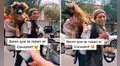 Joven lleva a su perro en la espalda para ir a trabajar y no dejarlo solo en casa
