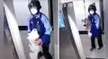 Repartidor salva la vida de un perrito que estaba atrapado en las puertas del ascensor 