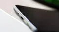 ¿Para qué sirve el diminuto agujero que encuentras en la parte inferior de tu teléfono?