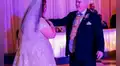 Padre sorprende a su hija en su boda y usa la corbata que ella le hizo a los 5 años 