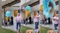 Joven graba a su suegro mientras rompía la piñata, sin saber que también recibiría un golpe