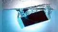 ¿Qué cosa debes y no debes hacer cuando tu teléfono se cae al agua?