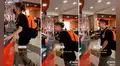 El rap del pollo: joven recita en un KFC y cajera le brinda comida gratis