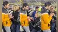 Argentina fanática de Boca Juniors le propone matrimonio a su novio en la misma Bombonera