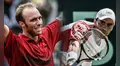 ¿Qué fue de Luis Horna, el extenista que eliminó a Roger Federer en la primera ronda de Roland Garros?