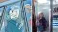 Adulto mayor se encierra en el refrigerador para tomar su cerveza: “Así se refrescan aquí”