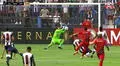 ¡Avisó la 'joya'! Vitor Roque fusila, pero Campos reponde y se luce con una atajada