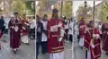 Españoles que participan en procesión por Semana Santa enloquecen a usuarias: "Qué ven mis ojos"