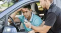 ¿Puedo tener licencia para moto si me inhabilitaron para conducir un auto?