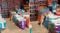 Hombre espanta a gatito que come galletas en puesto de abarrotes, pero termina 'troleado' : “Es el dueño”