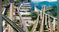 Las impresionantes imágenes de puentes en China para trenes de alta velocidad que atraviesan montañas en China