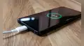 ¿Qué ocurre si conectas un cargador de carga rápida en un celular lento? Descubre el inesperado resultado