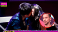 Melissa Paredes y Julián Zucchi se besan frente a Anthonny Aranda: actores protagonizaron obra teatral