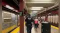 Nueva York: identifican a hombre que fue atacado en el metro durante celebraciones de Noche Vieja en EE. UU.